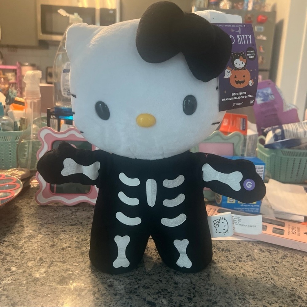 Hello Kitty Halloween Skeleton Side Stepper